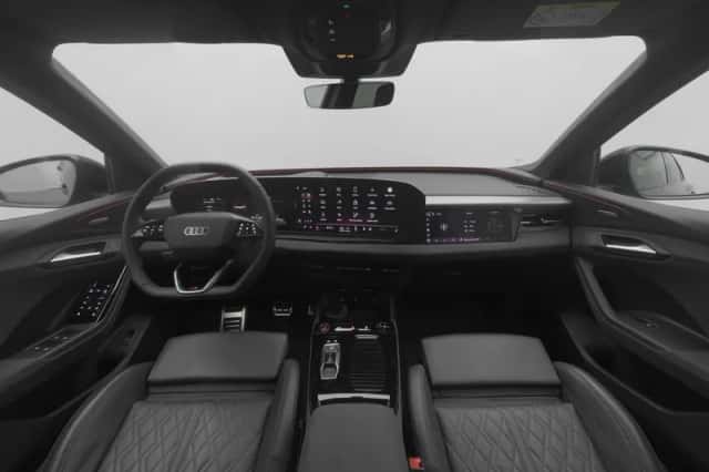 Audi SQ6 e-tron (2025) thumbnail 3