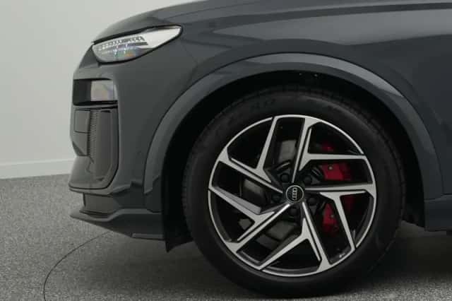 Audi SQ6 e-tron (2025) thumbnail 7