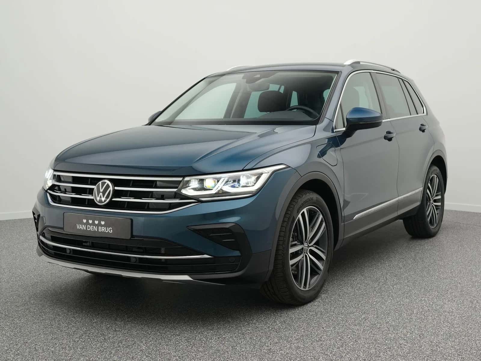 Volkswagen Tiguan (2021) — foto 1