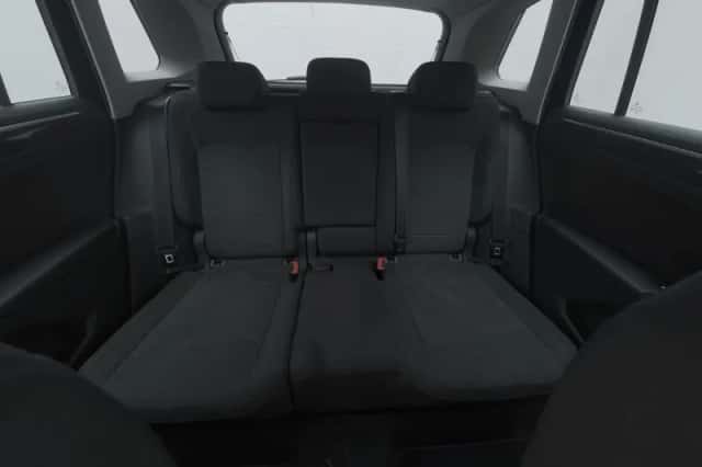 Volkswagen Tiguan (2021) thumbnail 11