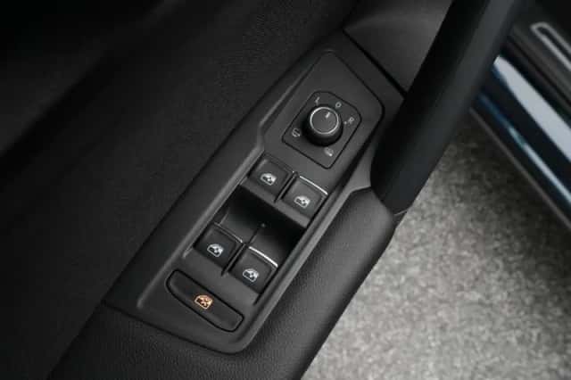 Volkswagen Tiguan (2021) thumbnail 18