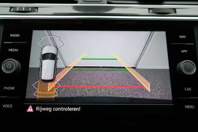 Volkswagen Tiguan (2021) thumbnail 20