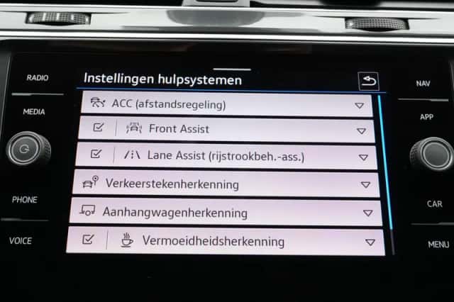 Volkswagen Tiguan (2021) thumbnail 26