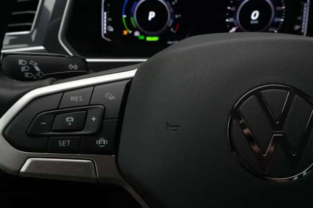 Volkswagen Tiguan (2021) thumbnail 31