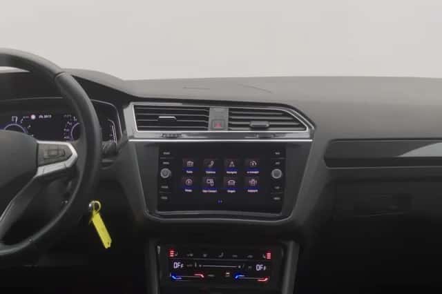 Volkswagen Tiguan (2021) thumbnail 9