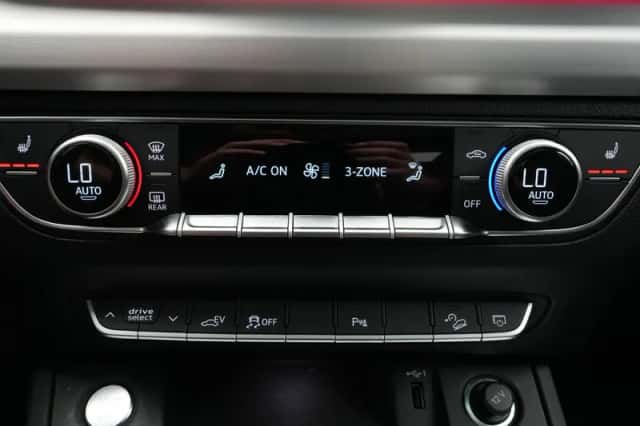 Audi Q5 (2023) thumbnail 20