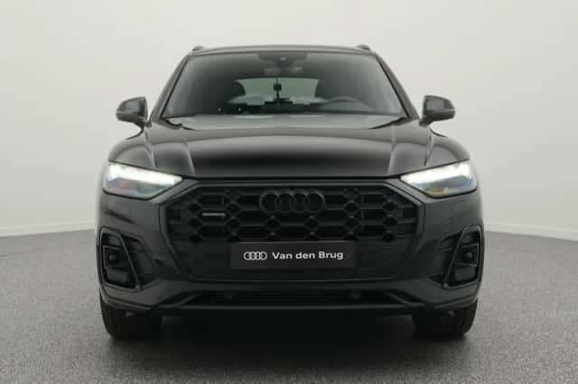 Audi Q5 (2023) thumbnail 5