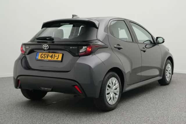 Toyota Yaris (2024) thumbnail 2