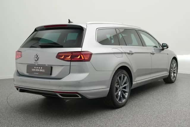 Volkswagen Passat (2020) thumbnail 2