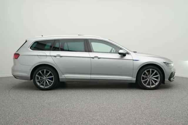 Volkswagen Passat (2020) thumbnail 13