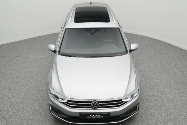 Volkswagen Passat (2020) thumbnail 17