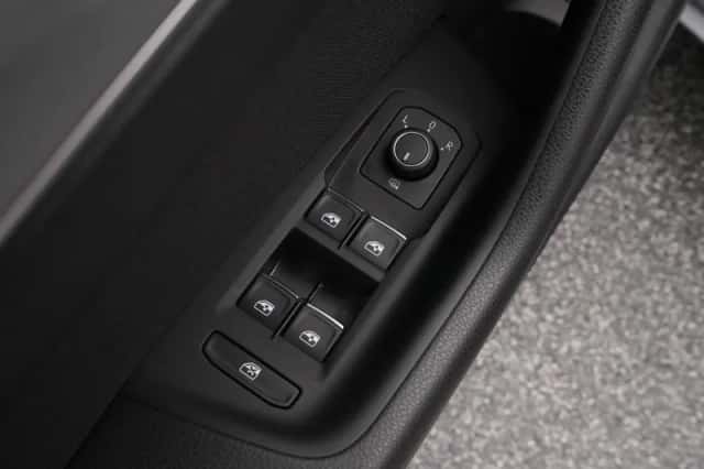 Volkswagen Passat (2020) thumbnail 23