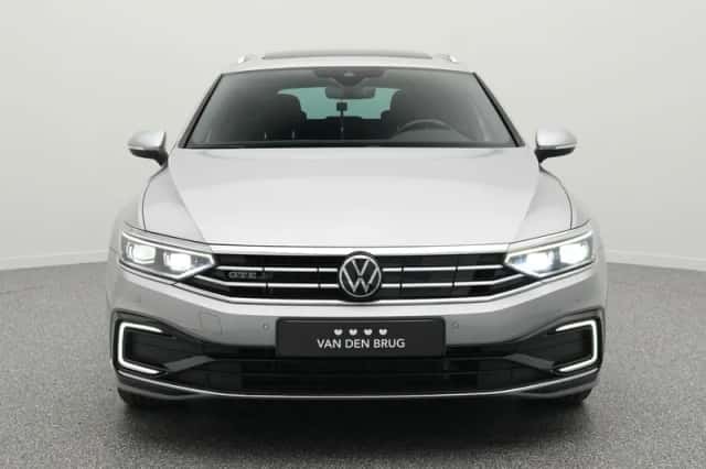 Volkswagen Passat (2020) thumbnail 5