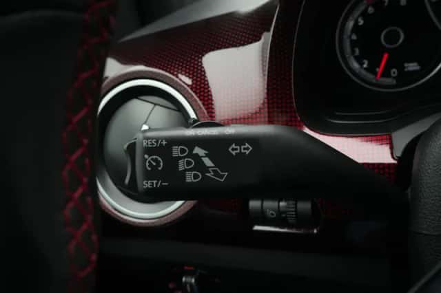 Volkswagen Up! (2019) thumbnail 21