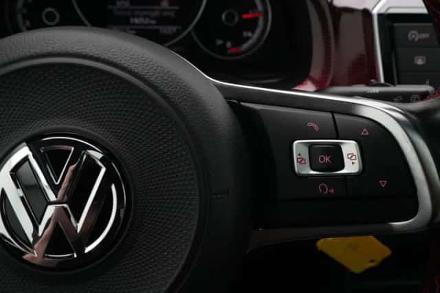 Volkswagen Up! (2019) thumbnail 24