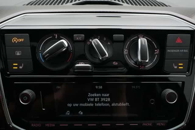 Volkswagen Up! (2019) thumbnail 29