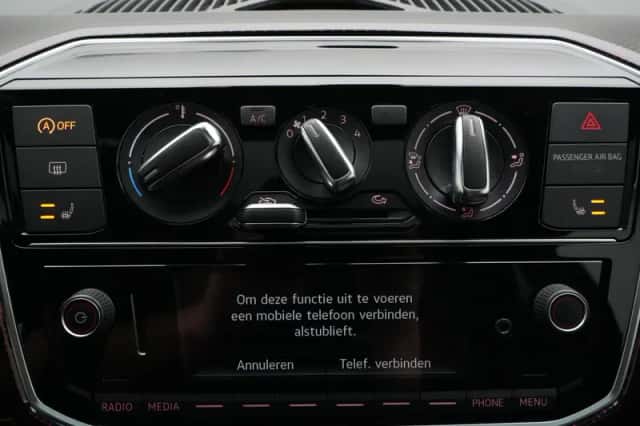 Volkswagen Up! (2019) thumbnail 30