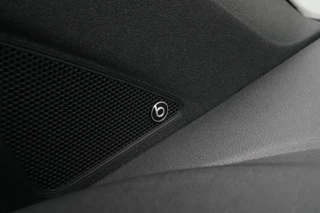 Volkswagen Up! (2019) thumbnail 31