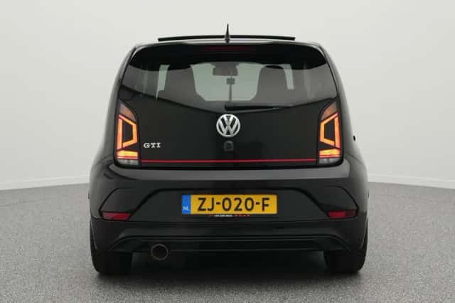 Volkswagen Up! (2019) thumbnail 6