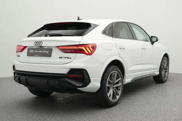 Audi Q3 (2023) thumbnail 2