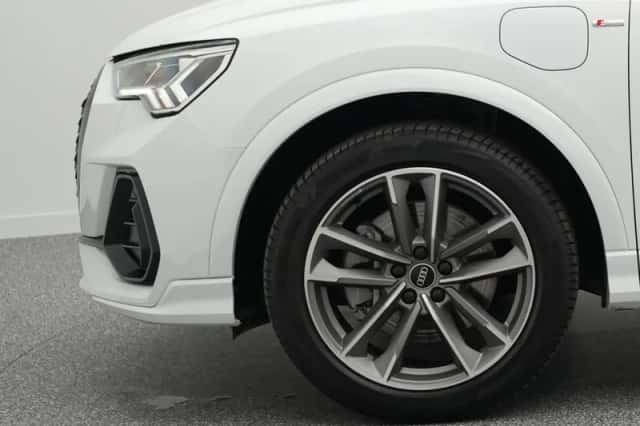 Audi Q3 (2023) thumbnail 7