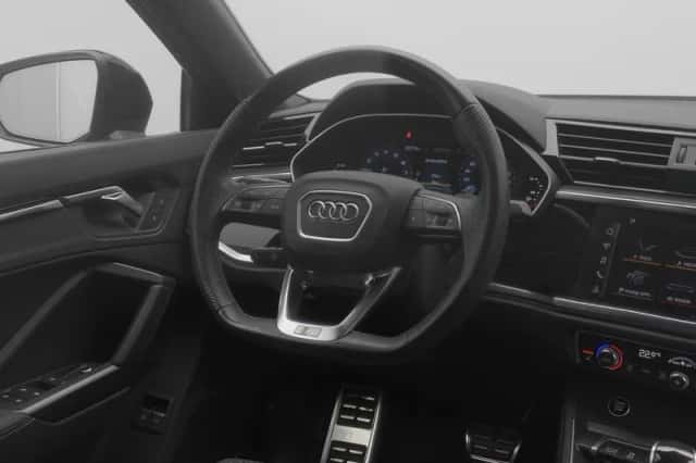 Audi Q3 (2023) thumbnail 8