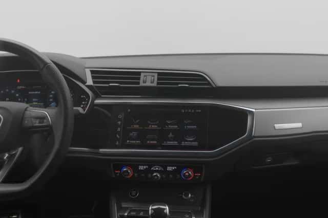Audi Q3 (2023) thumbnail 9