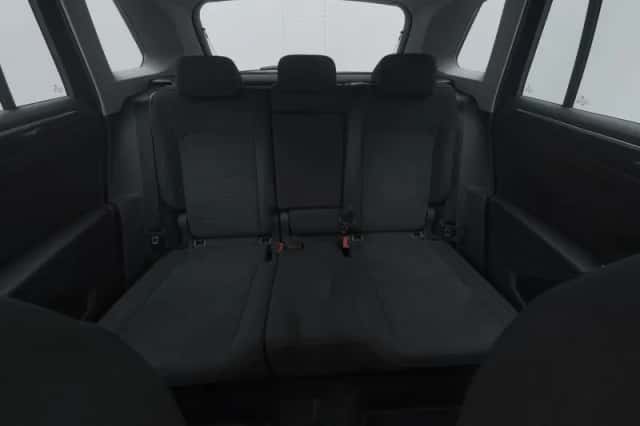 Volkswagen Tiguan (2021) thumbnail 11