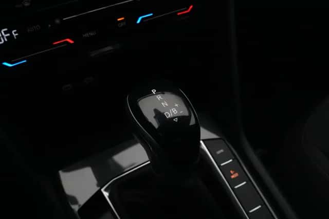 Volkswagen Tiguan (2021) thumbnail 25