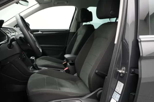 Volkswagen Tiguan (2021) thumbnail 36