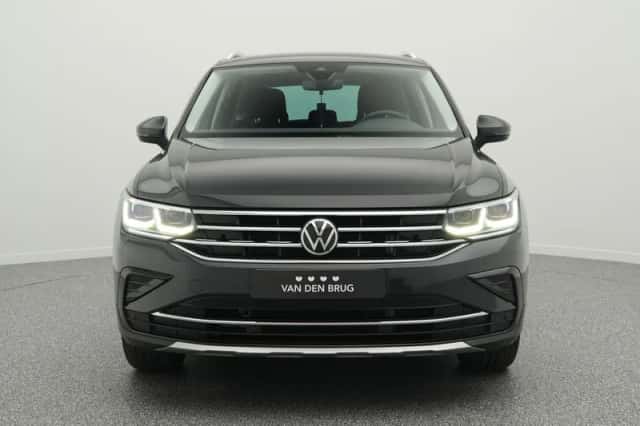 Volkswagen Tiguan (2021) thumbnail 5