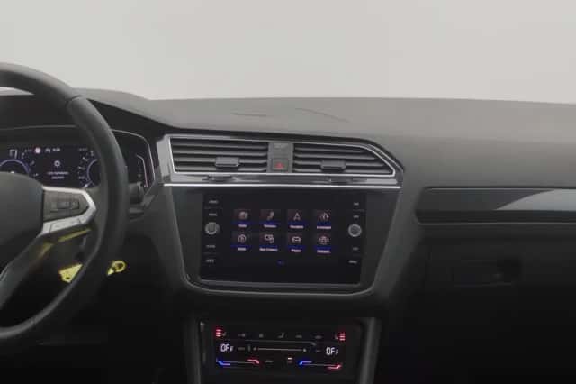 Volkswagen Tiguan (2021) thumbnail 9