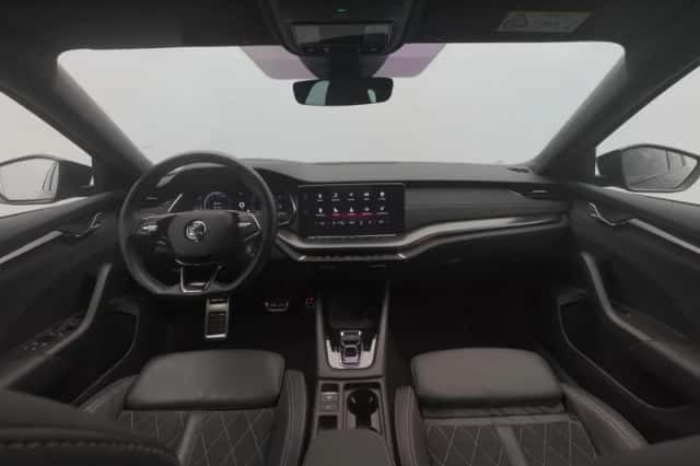 Škoda Octavia (2021) thumbnail 3