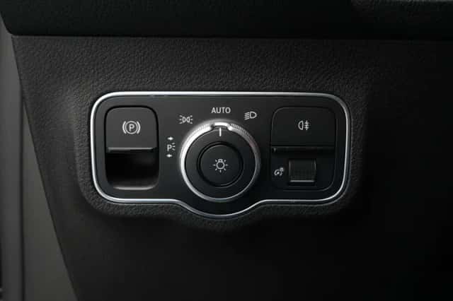 Mercedes-Benz GLB-Klasse (2022) thumbnail 25
