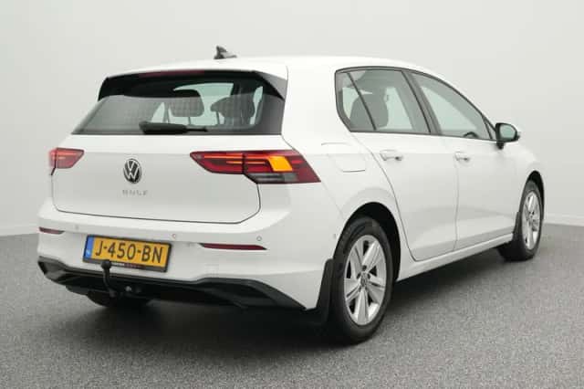 Volkswagen Golf (2020) thumbnail 2