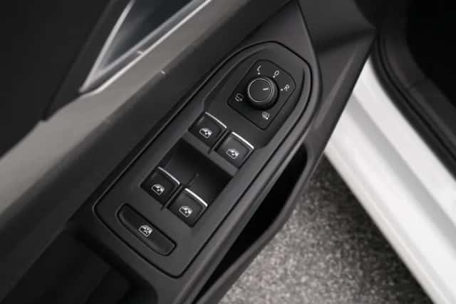 Volkswagen Golf (2020) thumbnail 21