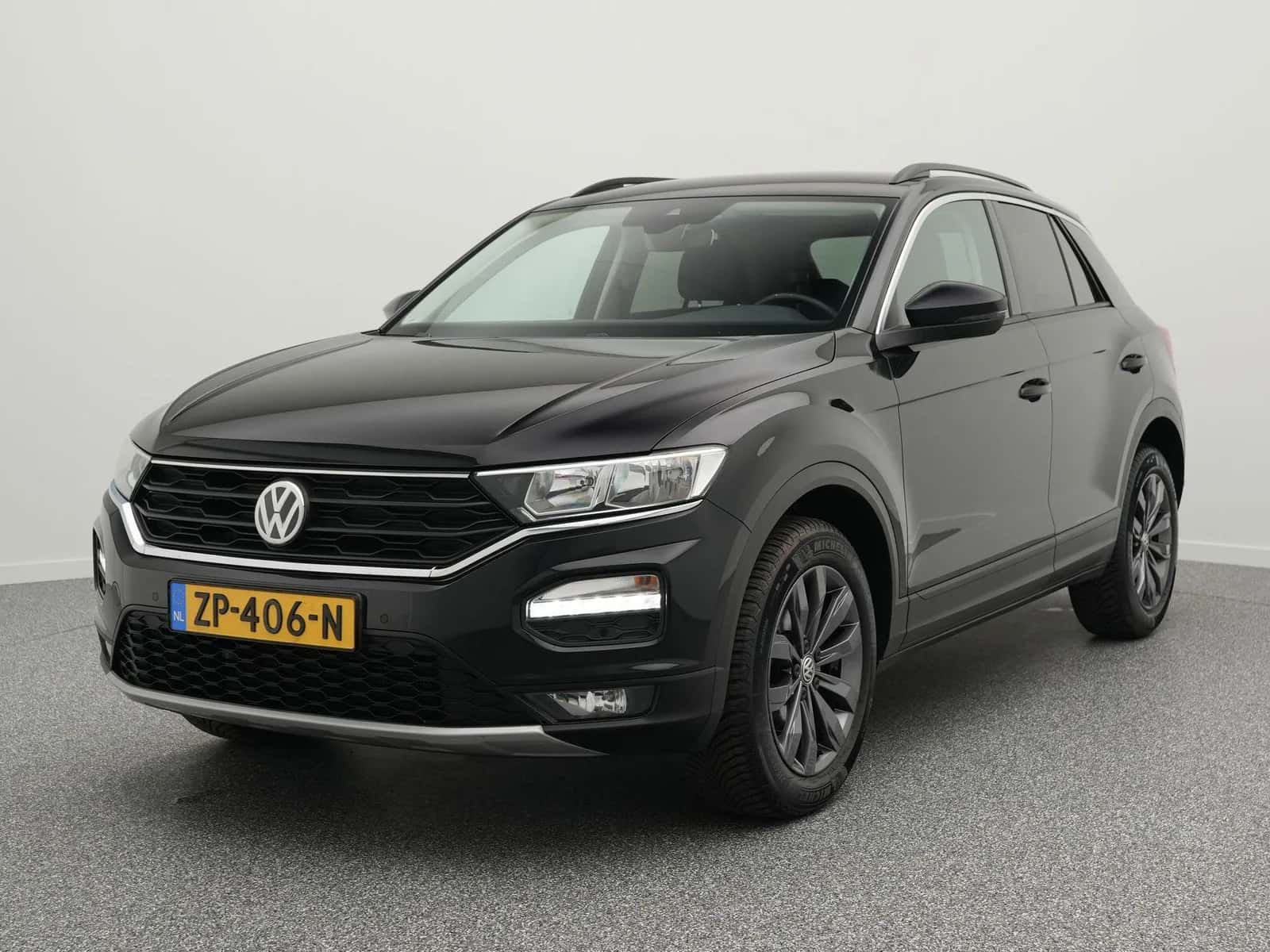 Volkswagen T-Roc (2019) — foto 1