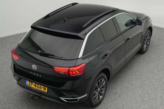 Volkswagen T-Roc (2019) thumbnail 16