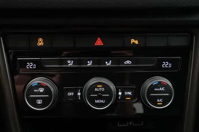 Volkswagen T-Roc (2019) thumbnail 29