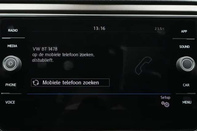 Volkswagen T-Roc (2019) thumbnail 32