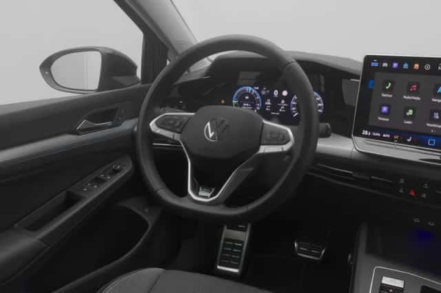 Volkswagen Golf (2025) thumbnail 8