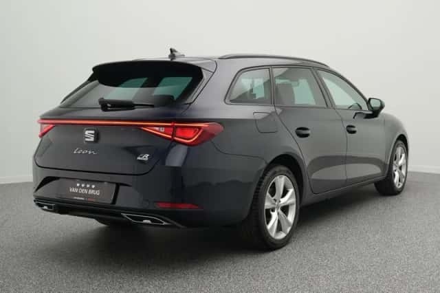 SEAT Leon (2022) thumbnail 2