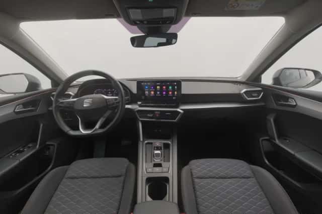 SEAT Leon (2022) thumbnail 3