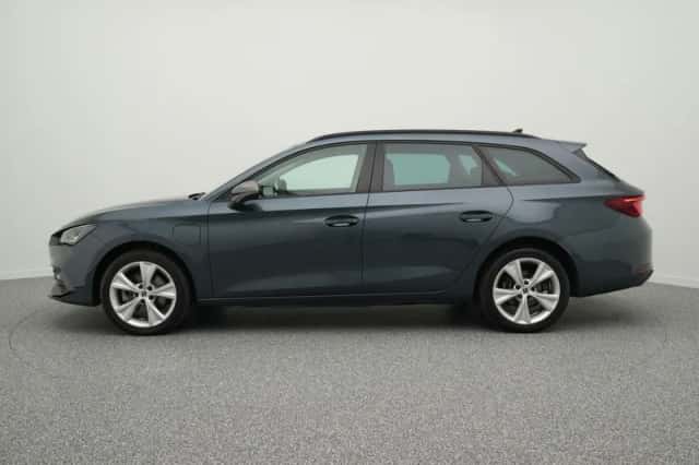 SEAT Leon (2023) thumbnail 12