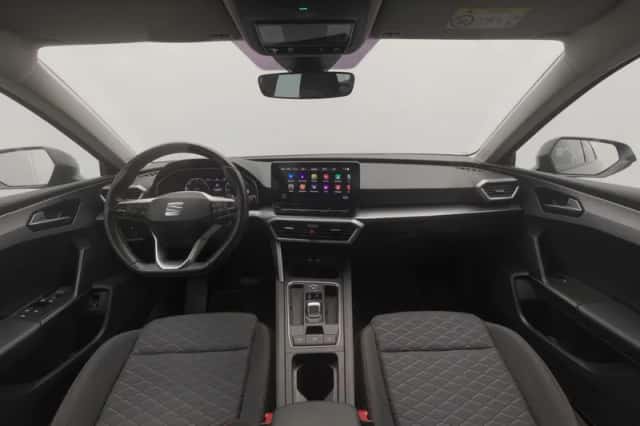 SEAT Leon (2023) thumbnail 3