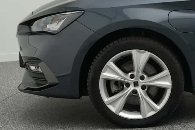 SEAT Leon (2023) thumbnail 7