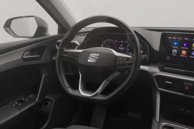 SEAT Leon (2023) thumbnail 8