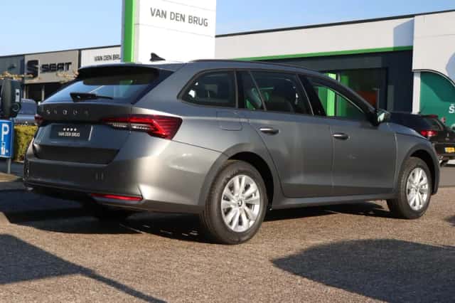 Škoda Octavia (2025) thumbnail 2