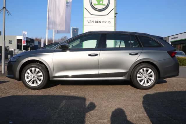 Škoda Octavia (2025) thumbnail 7