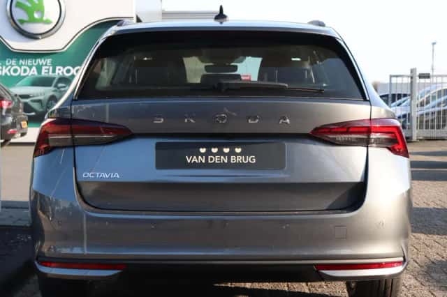 Škoda Octavia (2025) thumbnail 9